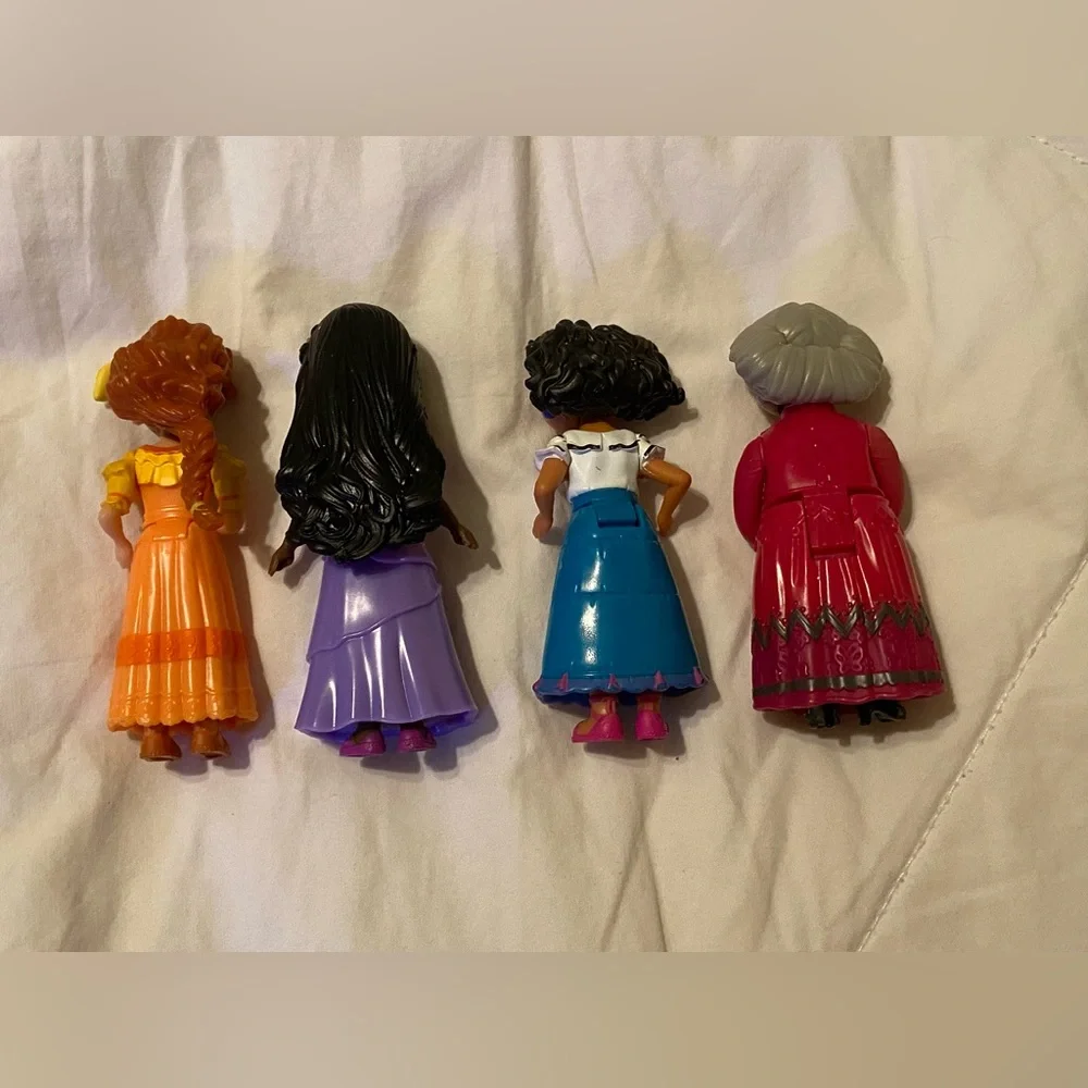 DISNEY ENCANTO (4 piece set) - Picture 2 of 11